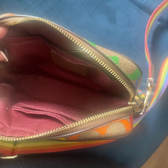 COACH SIGNATURE RAINBOW 🌈 - EUC - Picture 7 of 10